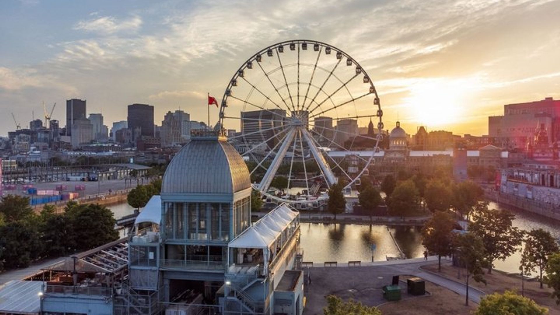 Montreal Scavenger Hunt & Highlights Self-Guided Walking Tour