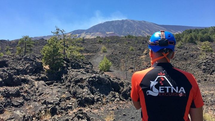Etna Grantour - 4x4 & trekking - Private tour with lunch included