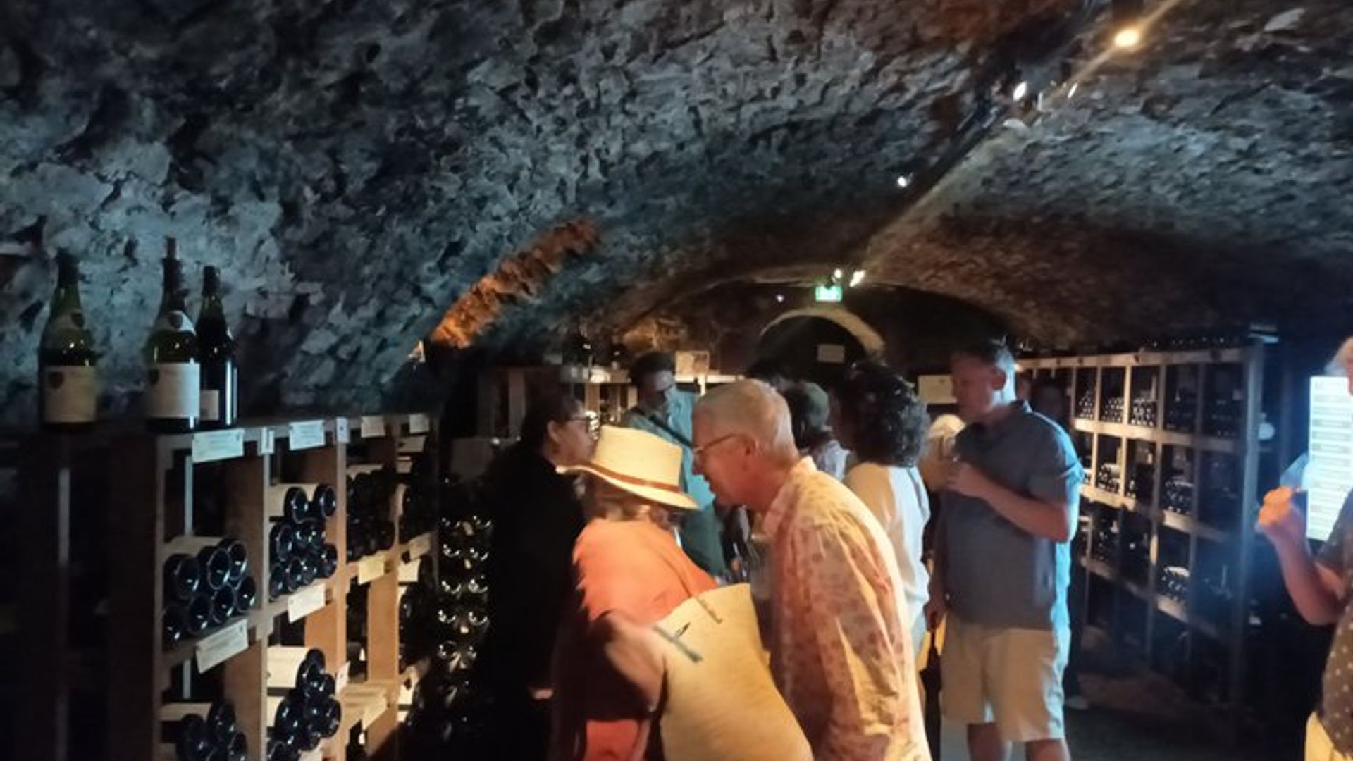 Visite privée des vins de Beaune Explorez les caves et dégustez les vins de Bourgogne