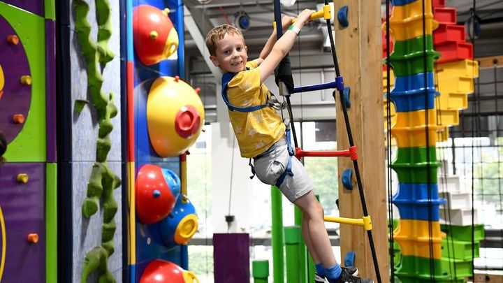 Weekend and Holiday Climb - Climb Quest Milton Keynes