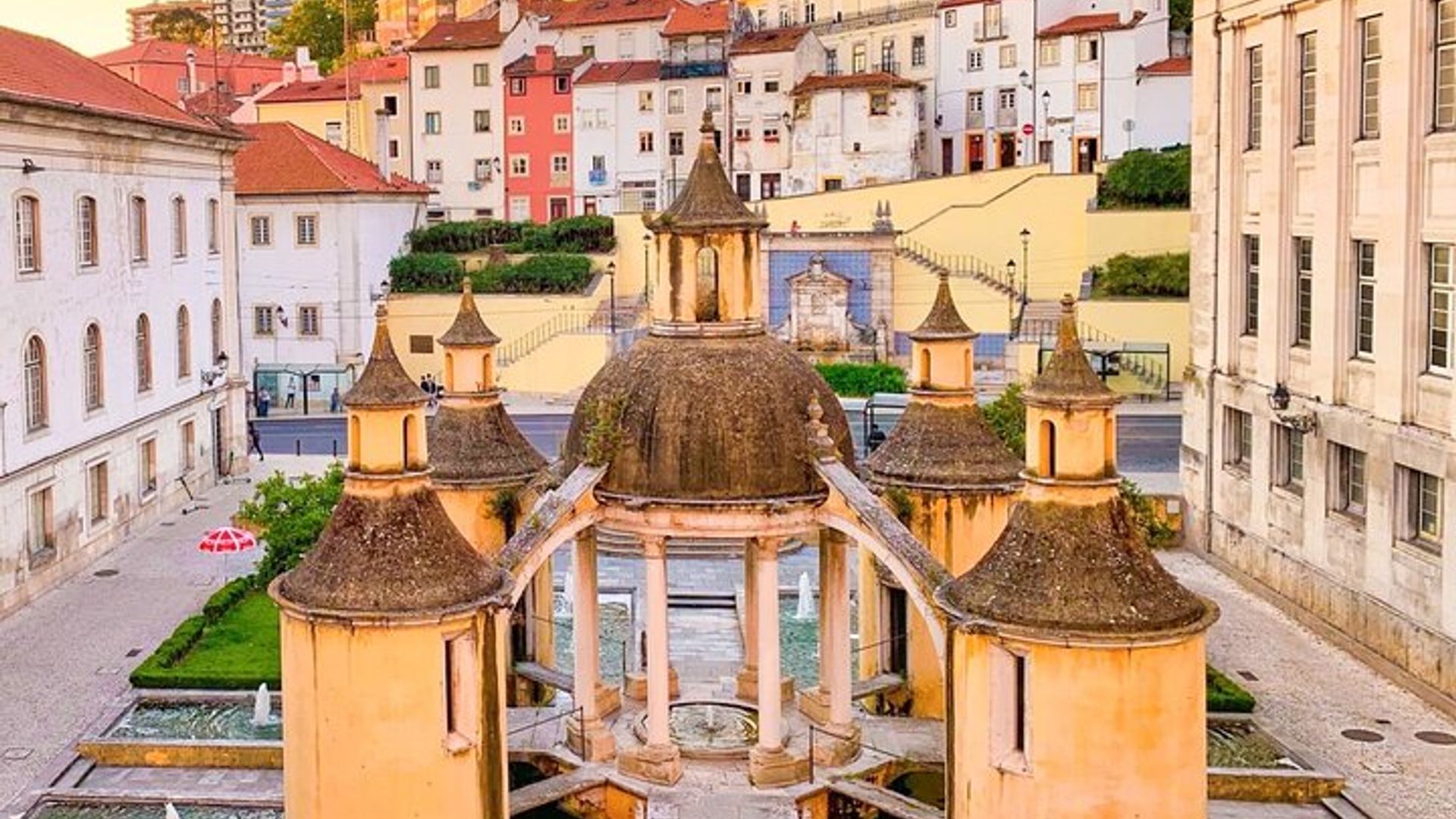 Algarve nach Porto Bis zu 3 Stationen : Óbidos, Nazaré und Aveiro