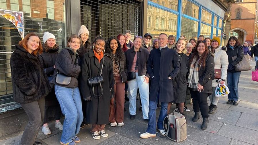 Glasgow Walking Tour With Actors