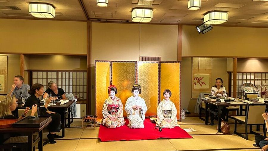 Tokyo Geisha Performance With Small-Group Kaiseki Dinner