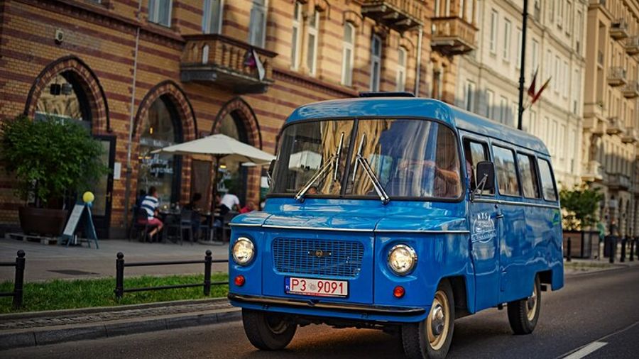 Warsaw: Private Sightseeing Tour by Vintage Fiat