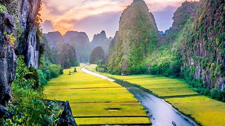 Ninh Binh, Tam Coc & Hoa Lu Boat, Bike & Lunch Tour from Hanoi