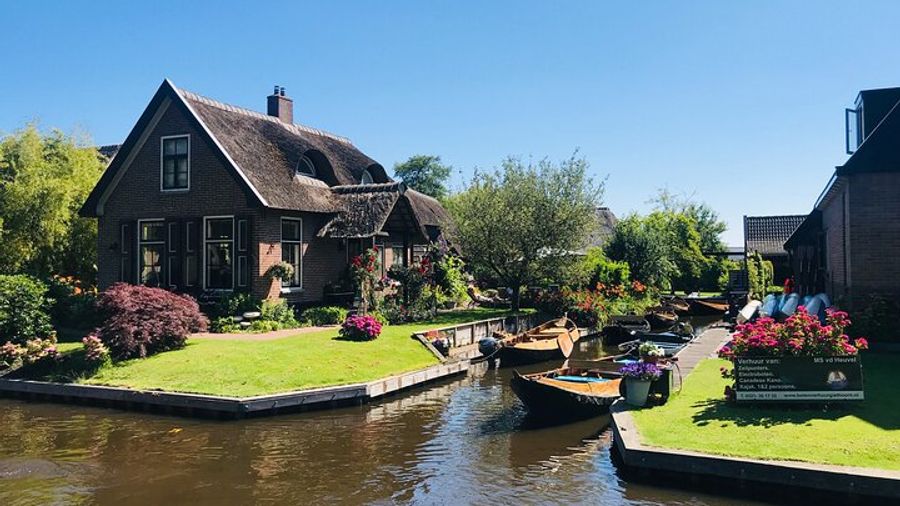 Zaanse Schans and Giethoorn Day Trip from Amsterdam