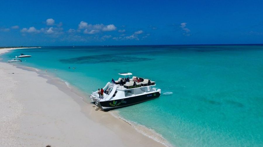 Grace Bay Snorkeling and Catamaran Cruise From Providenciales