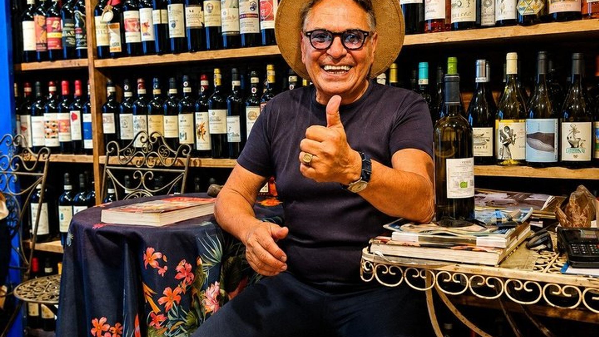 Private Tuscan Wine Journey in Authentic Florentine Enoteca