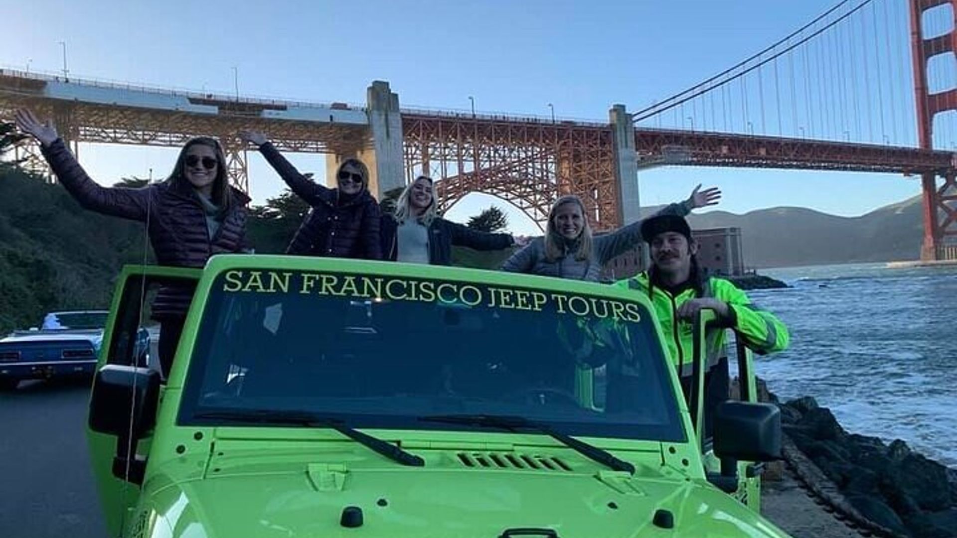 San Francisco: Private Open-Top Jeep Sunset or Evening Tour image 2