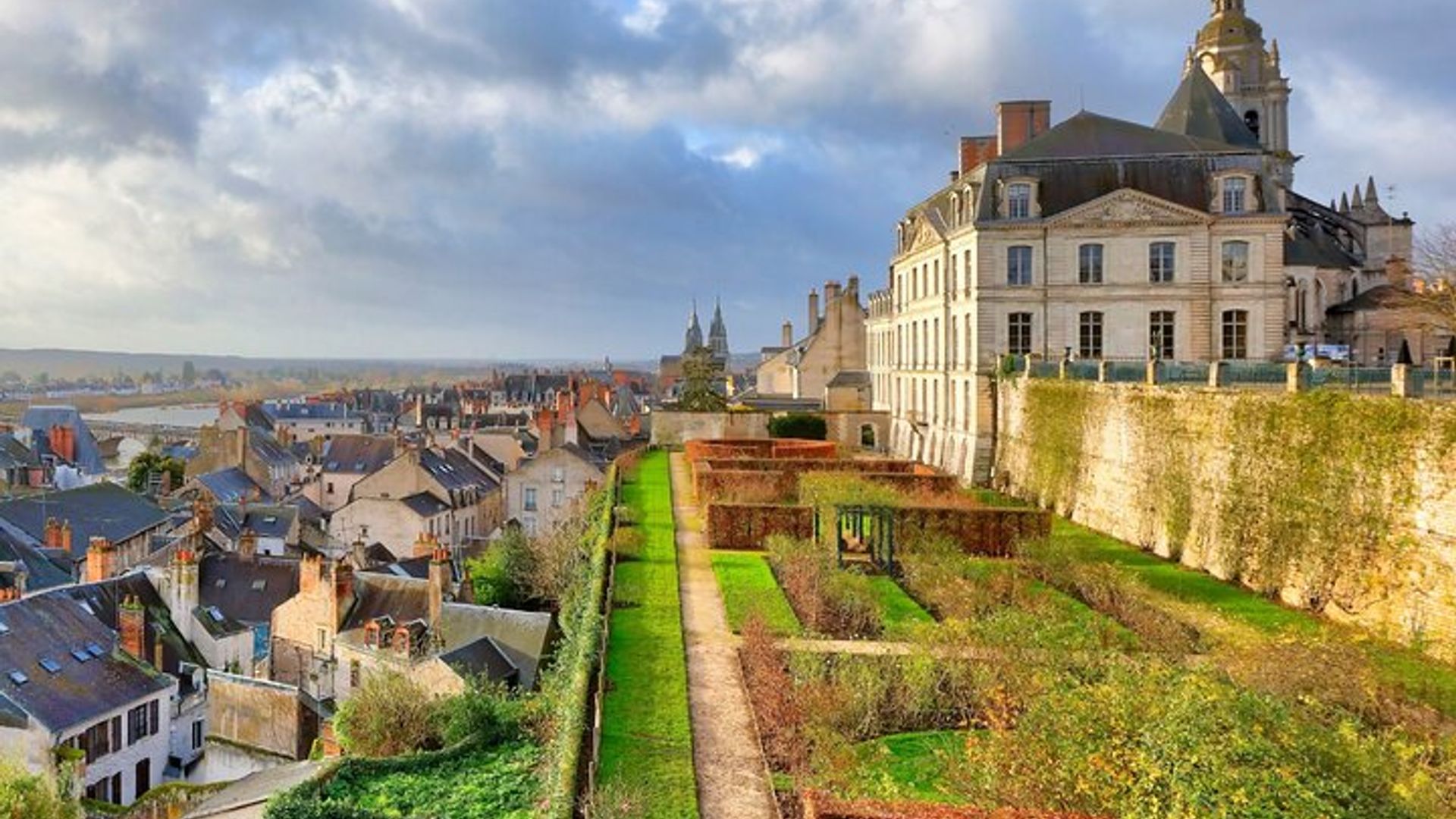 Blois Visite audioguidée à pied 1h45 et 22 commentaires audios