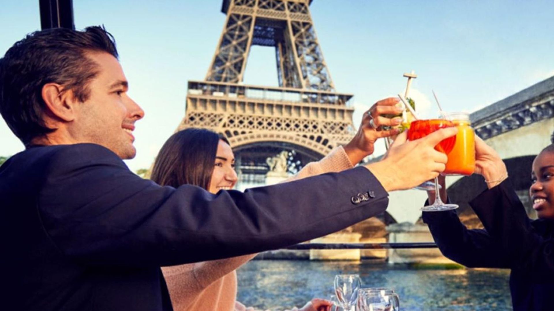 Paris: Lunch Cruise at the Marina (Orsay Menu with Drink)