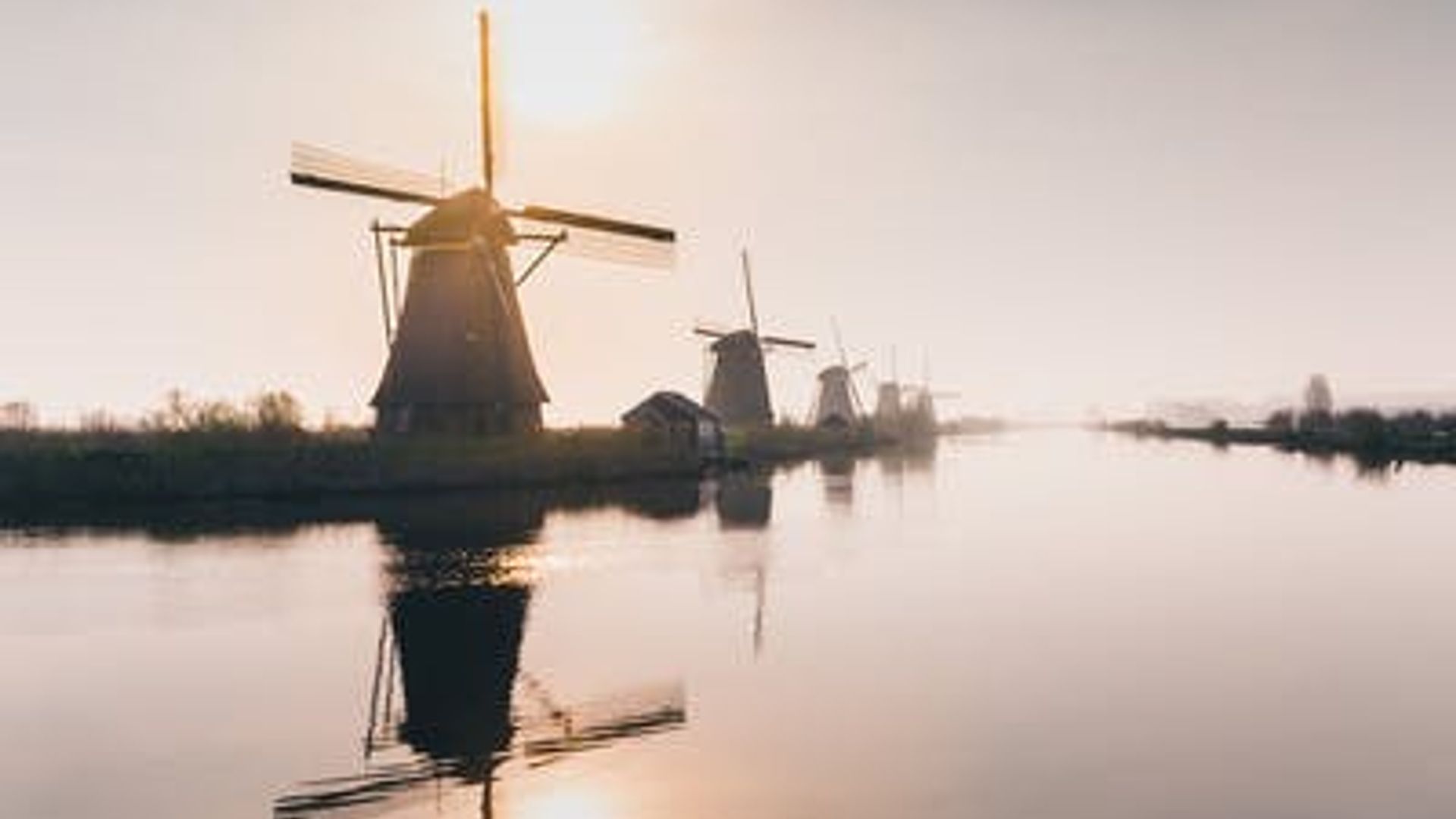 Shared tour of the 'Glory of Holland' and Amsterdam from Brussels