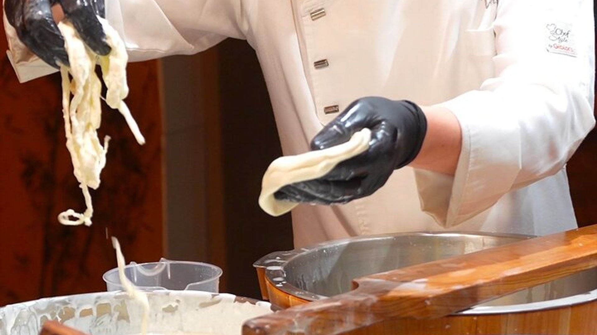 Florence: Mozzarella Cheese-Making Workshop With Wine and Food