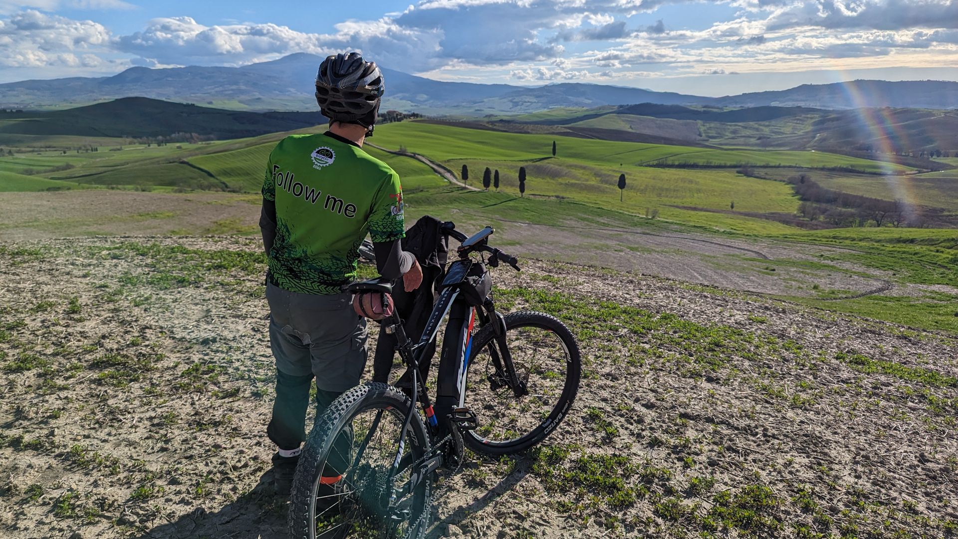 Val d'Orcia Masterpiece: E-Bike, Brunello & UNESCO Views