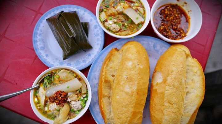 Hanoi Street Food Tour: Hidden Local Eats & Full Meal Experience