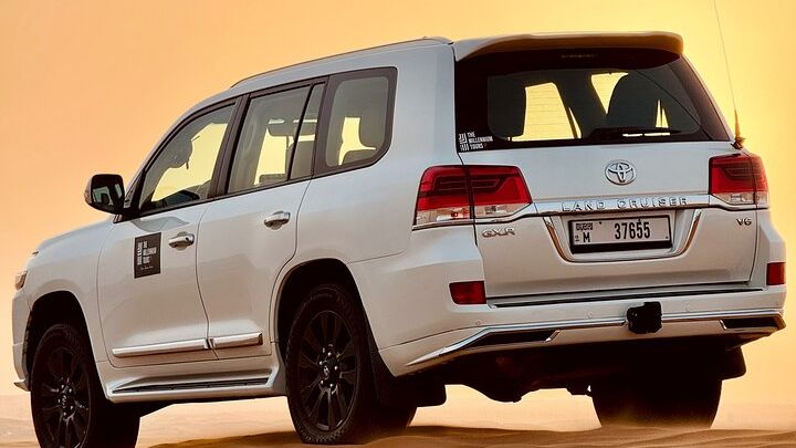 Dubai Desert Safari in Land Cruiser with BBQ Dinner and Shows