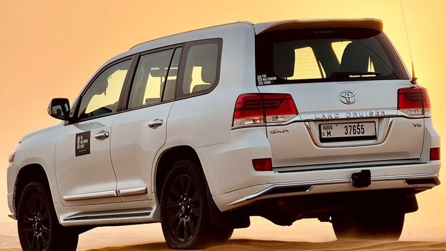 Dubai Desert Safari in Land Cruiser with BBQ Dinner and Shows