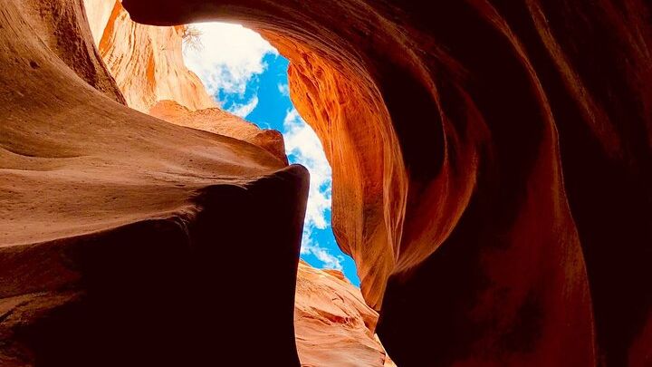 Kanab Small-Group Peek-A-Boo Slot Canyon Jeep Tour