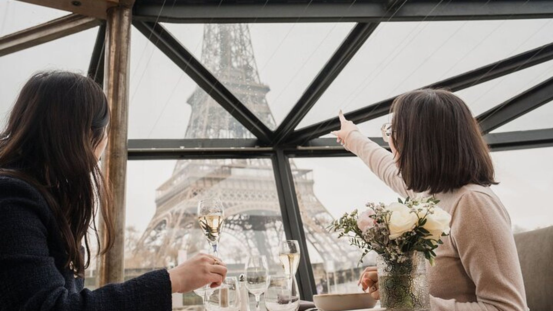 Bateaux Mouches® Lunch Cruise on the Seine River in Paris
