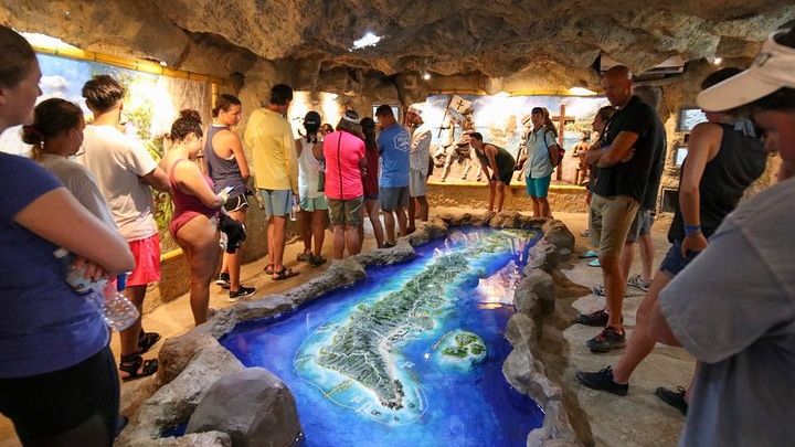 Roatan Gumbalimba Eco-Park and Beach Tour