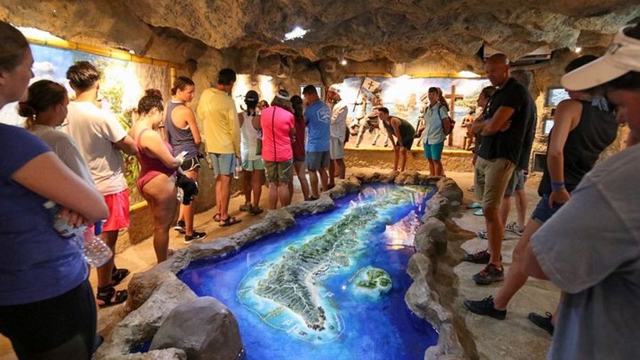 Roatan Gumbalimba Eco-Park and Beach Tour