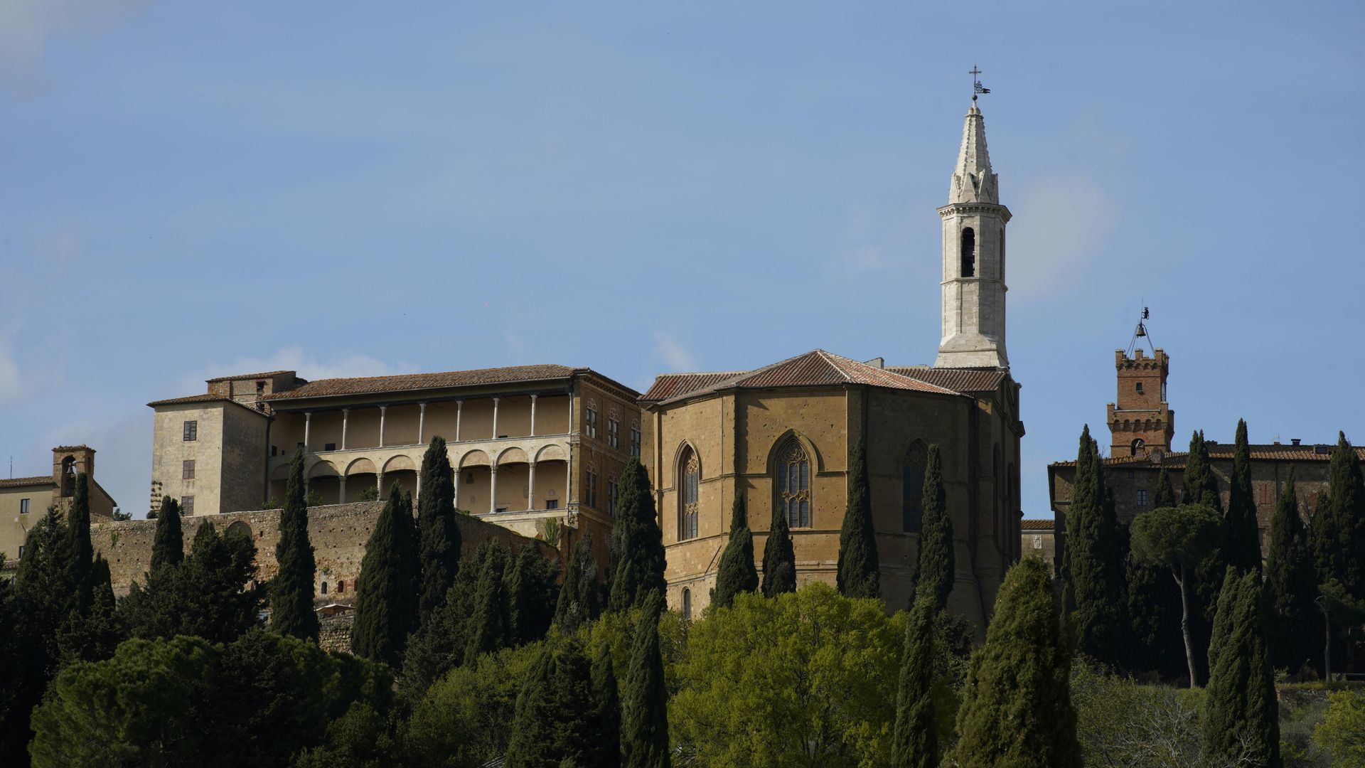 Val d'Orcia Masterpiece: E-Bike, Brunello & UNESCO Views