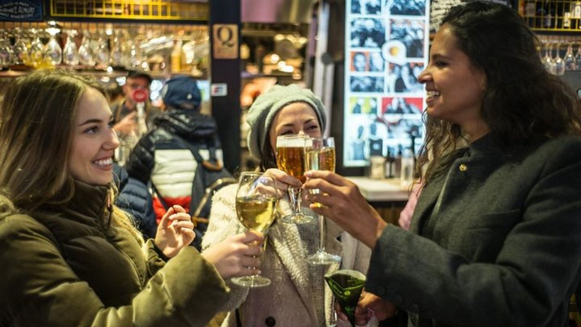 Barcelona La Boqueria Market Tasting Tour: Oysters, Ham, Cava