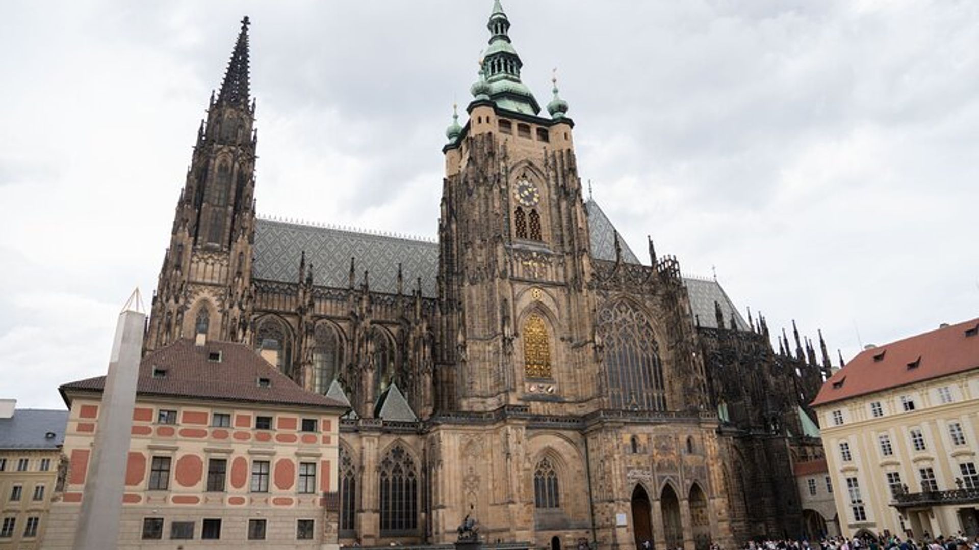 Small-Group Tour of Prague Castle with a local guide