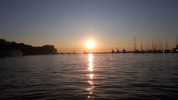 Zadar Small-Group Sightseeing Boat Tour at Sunset