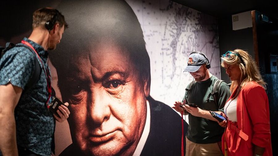 London Westminster Walking Tour and Churchill War Rooms Entry