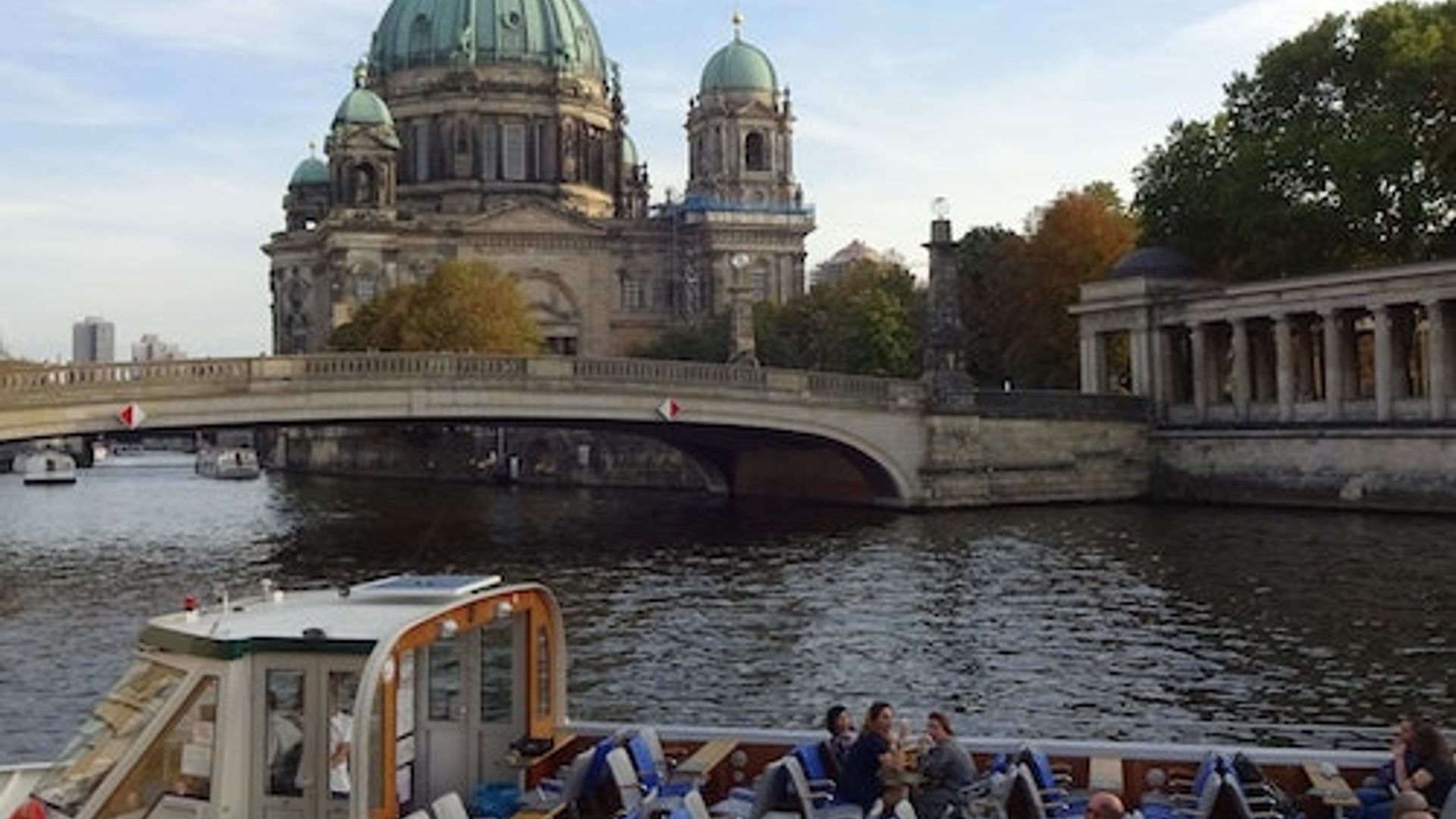 Berlin: 1-Hr Sightseeing Cruise + Audio Guide