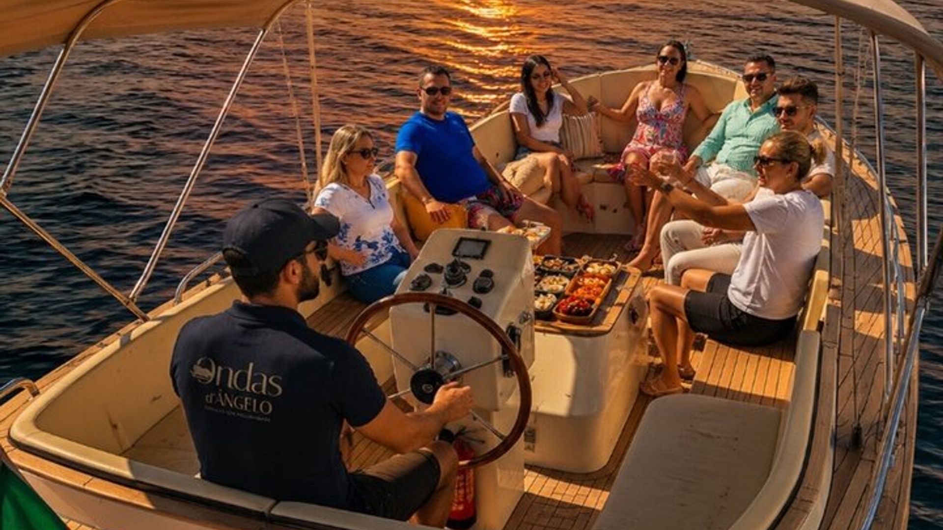 Croisière en bateau du Tage en petit groupe à Lisbonne avec pizza et bar ouvert