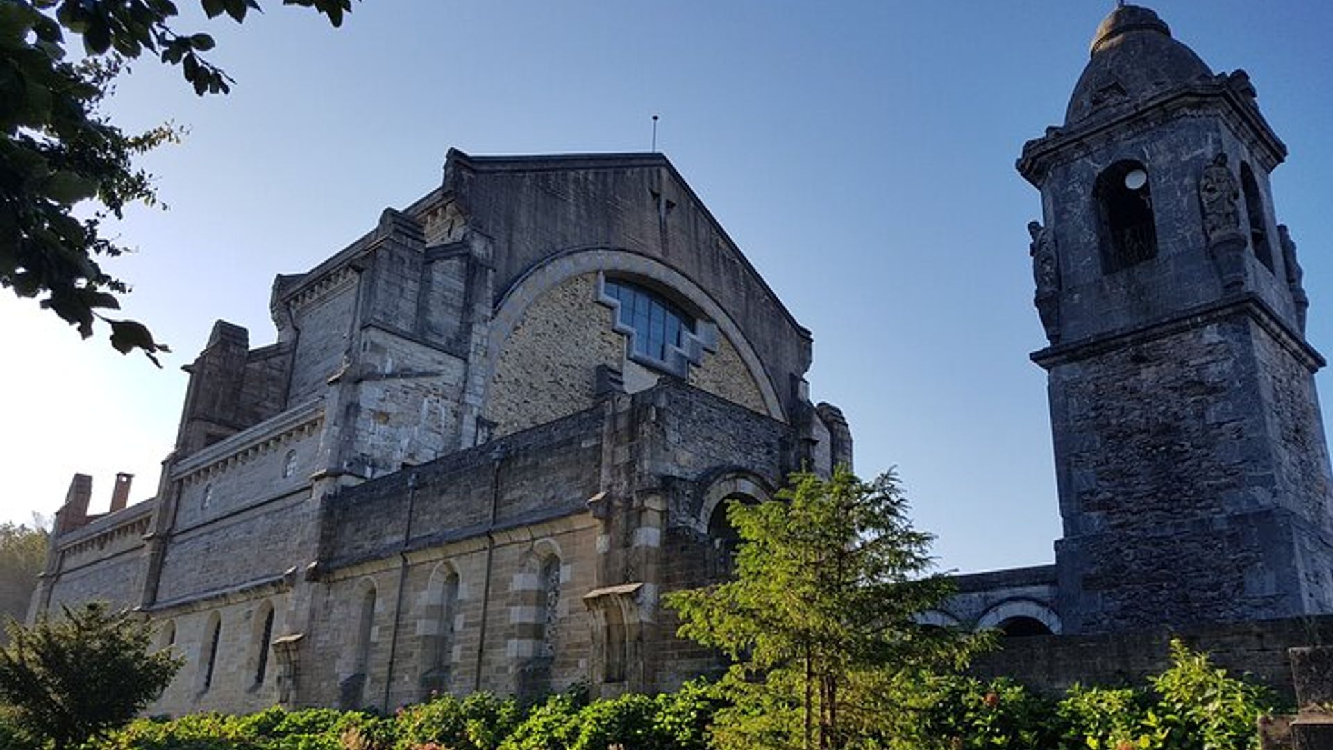 Biscay Private Tour Visiting Villages, Forests and Valleys