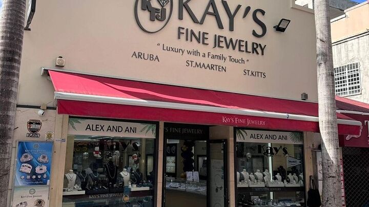 Champagne and Diamond Shopping Experience in St Maarten