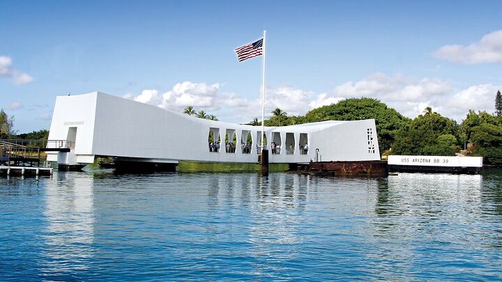 Honolulu Pearl Harbor, Downtown Tour with Upgrade Options