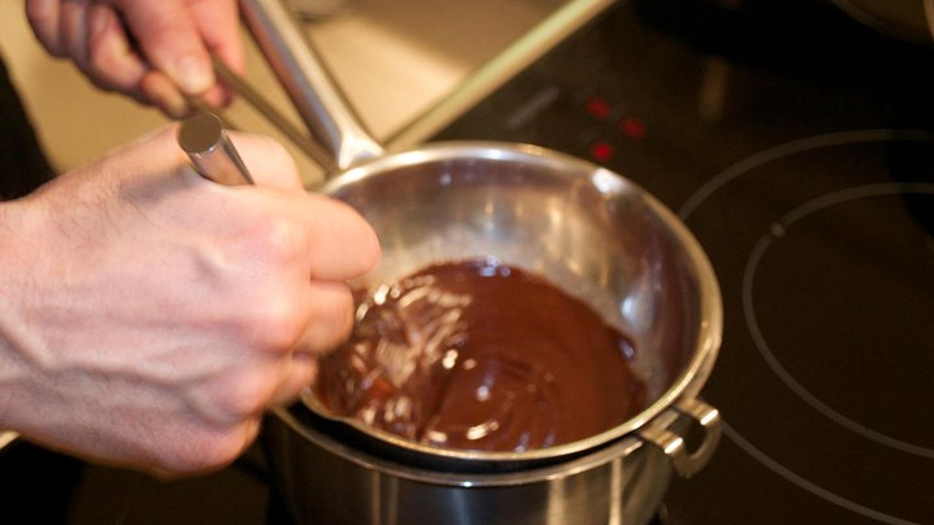 Cours de cuisine à Paris avec option dîner et visite au marché
