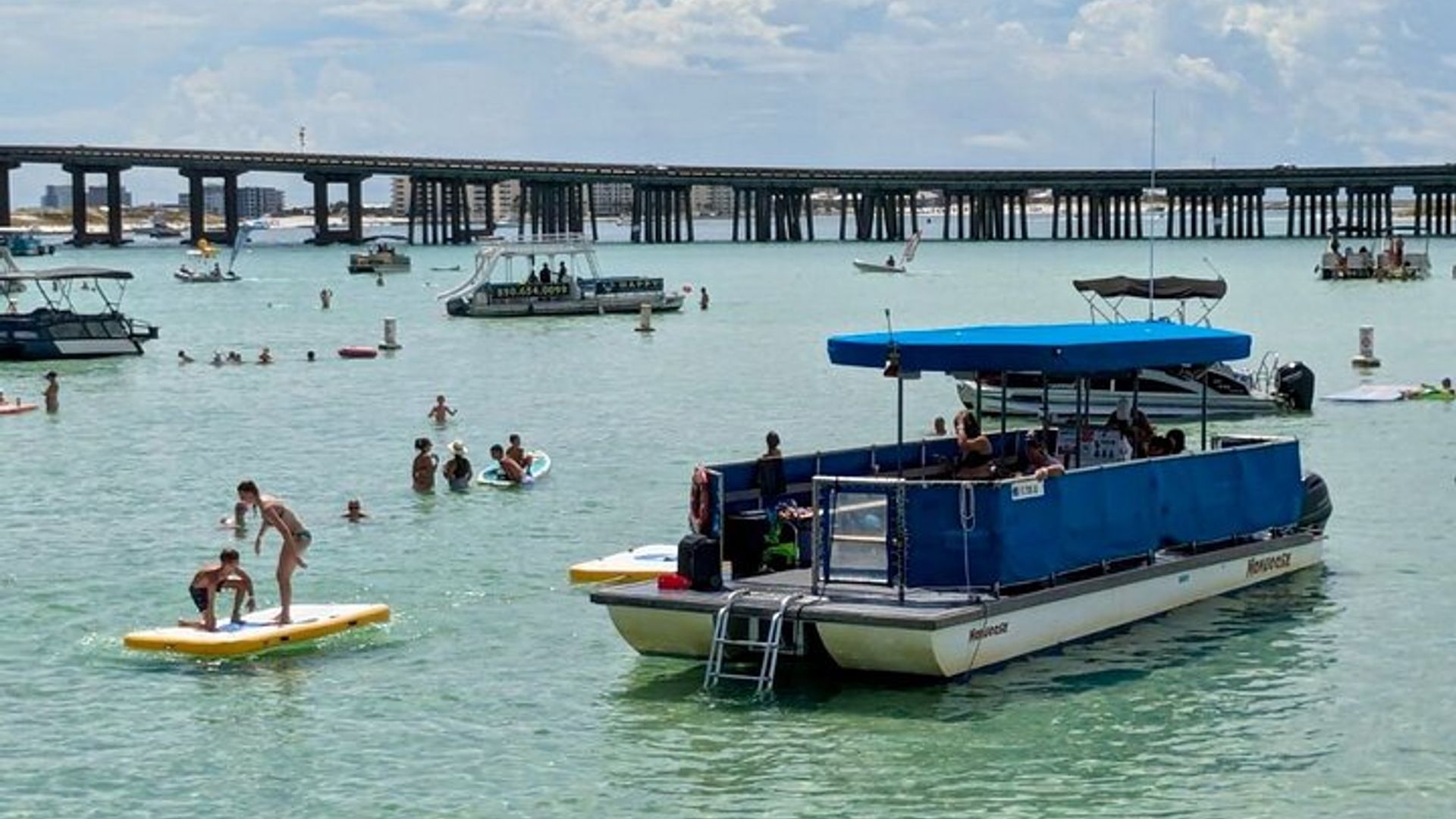 Destin: Crab Island and Harbor Group Boat Tour with Floats
