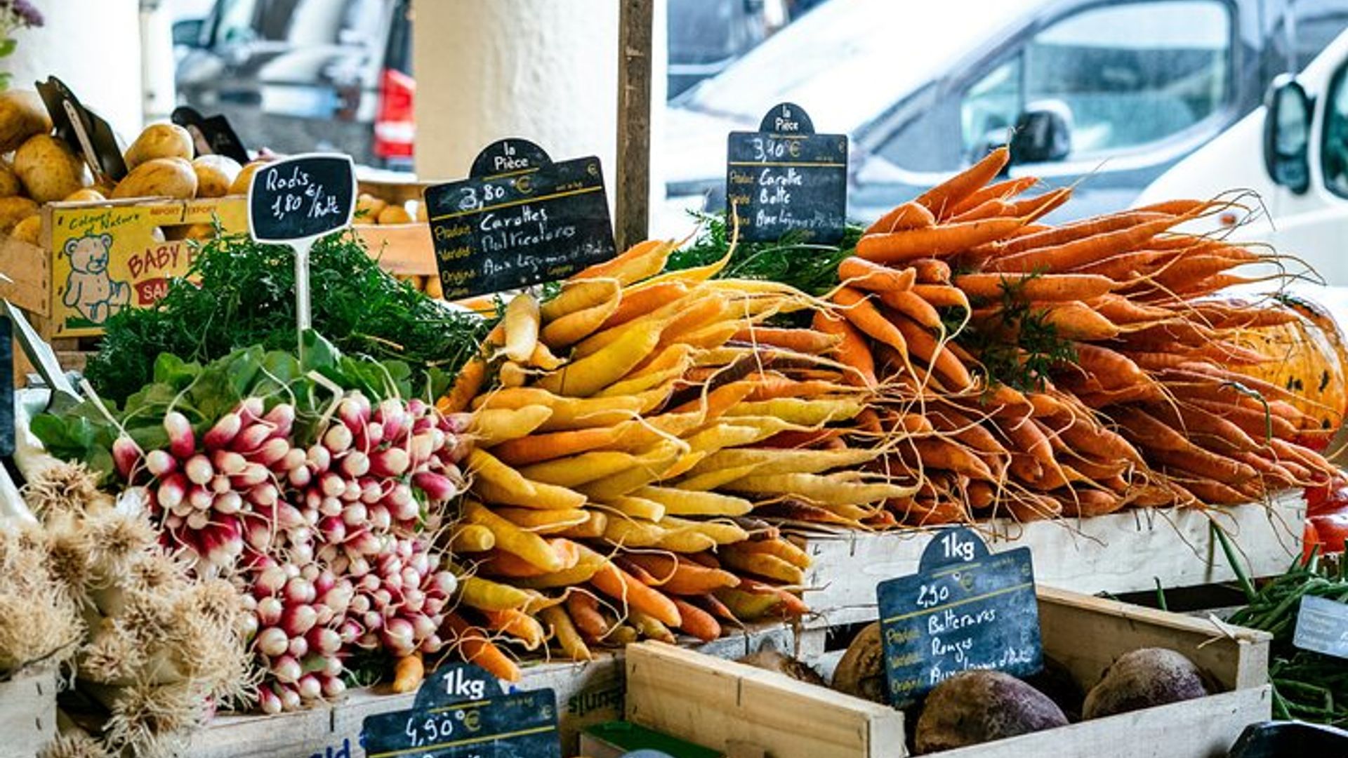 Paris: Guided Eiffel Tower Market Food Tour With Tastings
