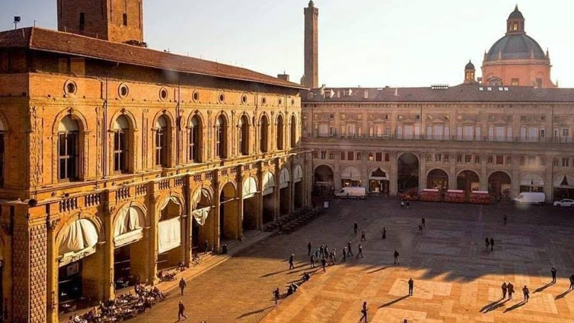 Bologna city centre walking tour