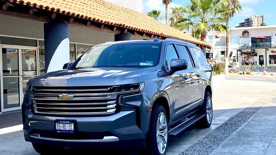 Reliable, efficient airport transfer in Cabo.