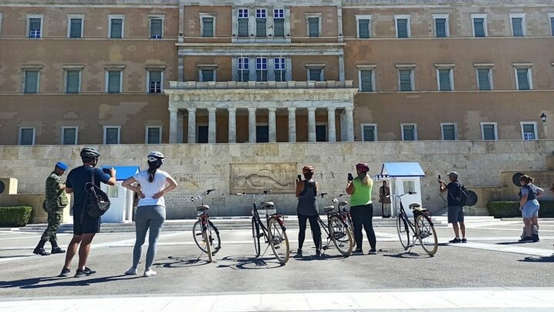 Athens Small-Group Bike Tour With Hadrian’s Arch image 2