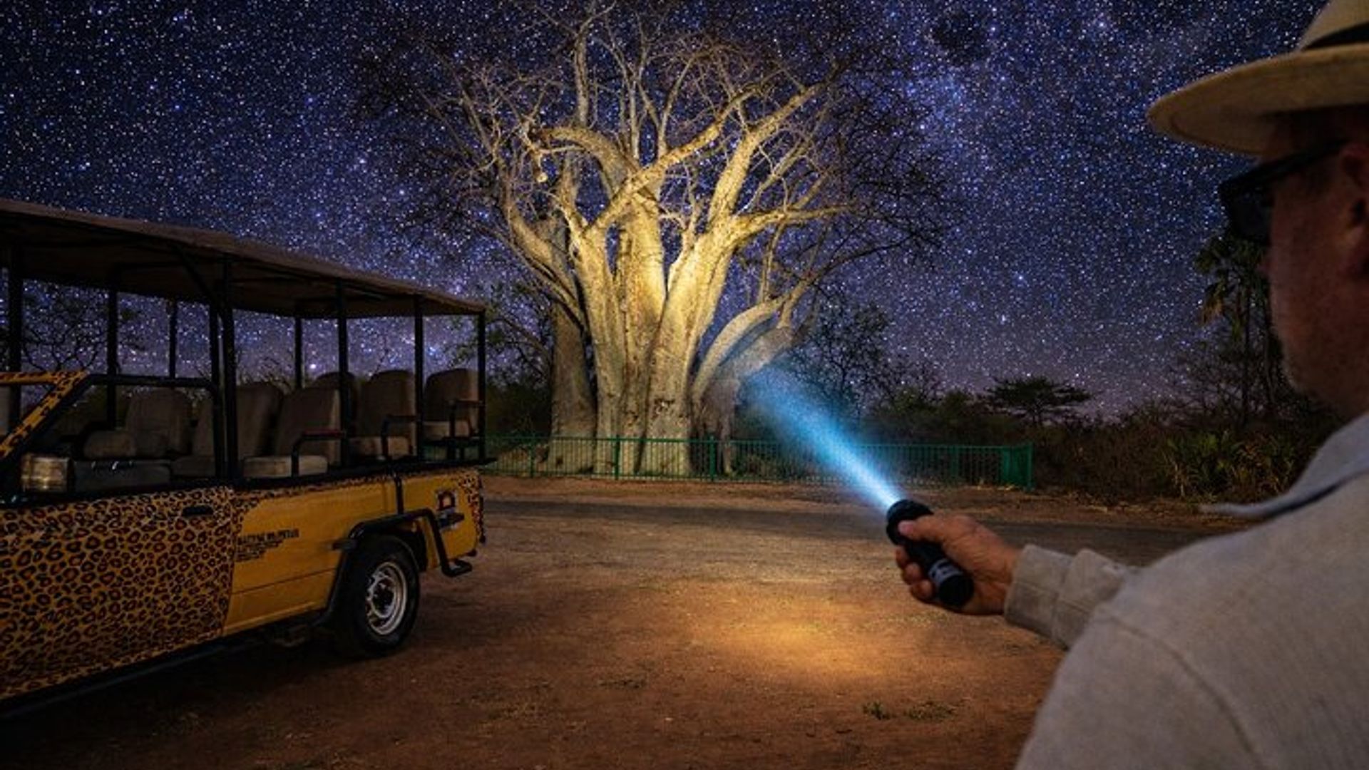4x4 Bush byijoro nubunararibonye bwa Stargazing, Amasaha 2 * ES-F-D