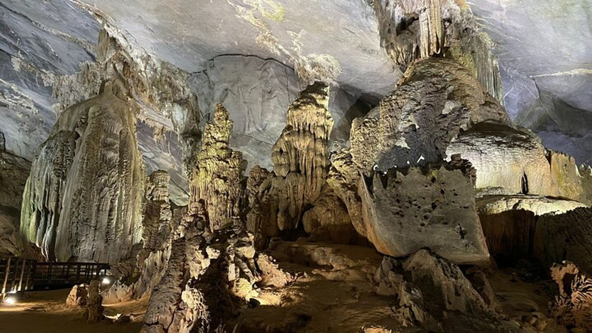 Bustransfer Von Hue nach Phong Nha 1 Way