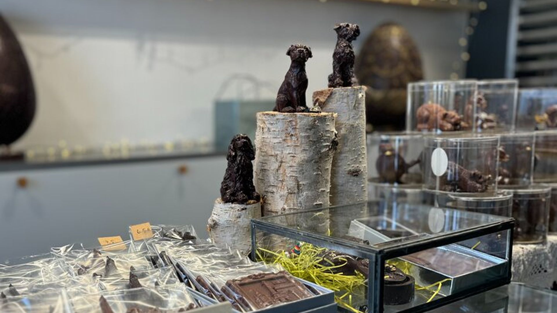 Chocolate and Pastry Walking Tour in Montmartre, Paris