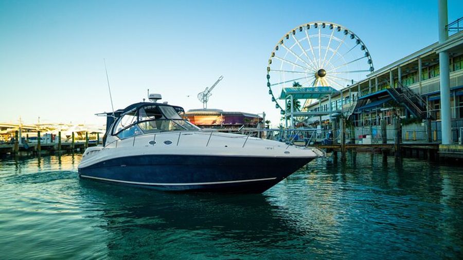 Miami Private Yacht Cruise With Champagne