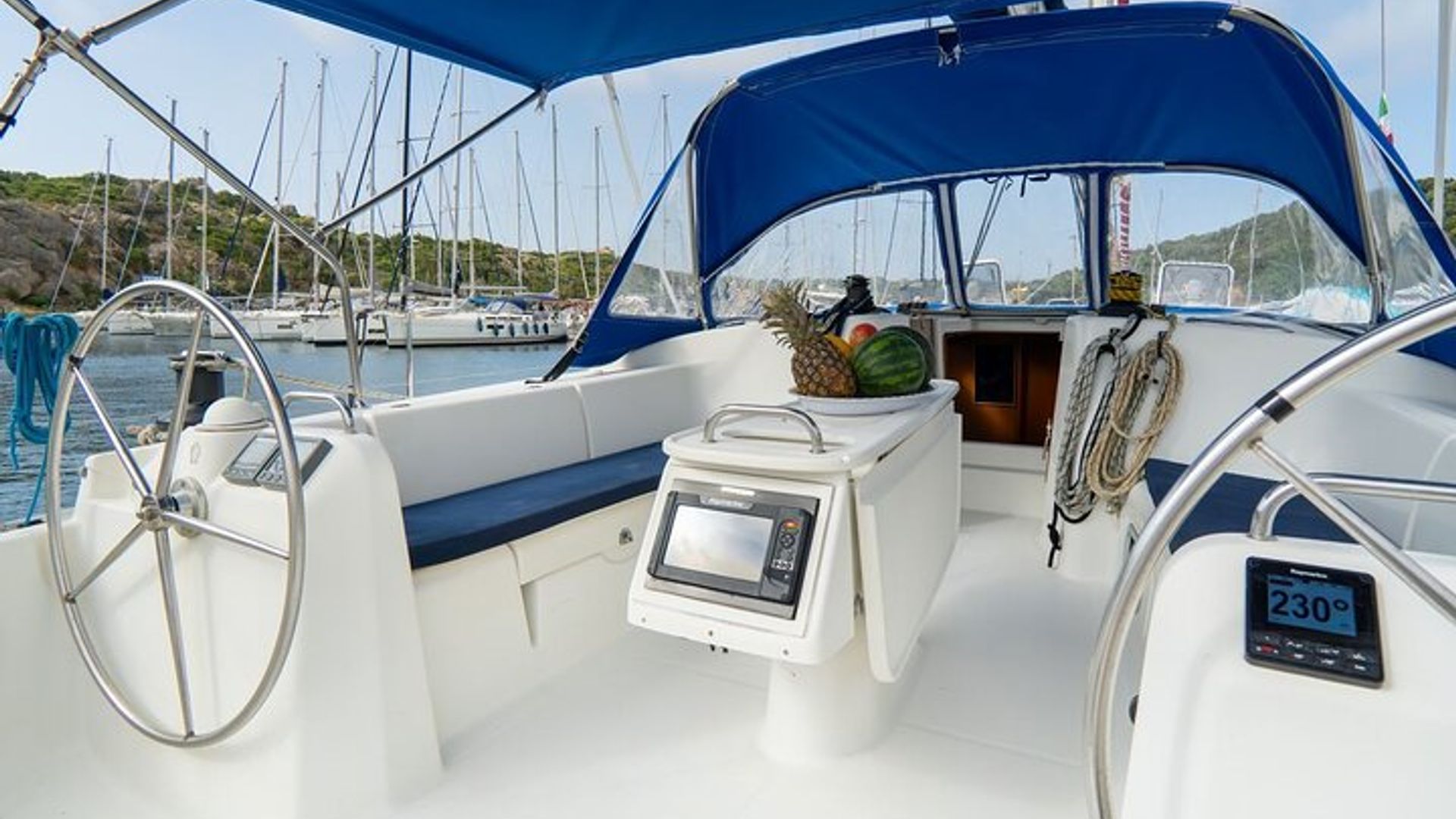 Barco à vela de Santa Teresa di Gallura para o Arquipélago da Maddalena