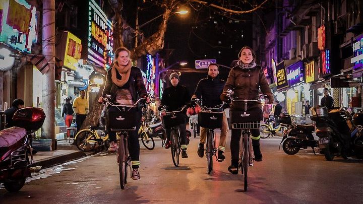 Shanghai Small-Group Sightseeing Night Tour by Vintage Bike