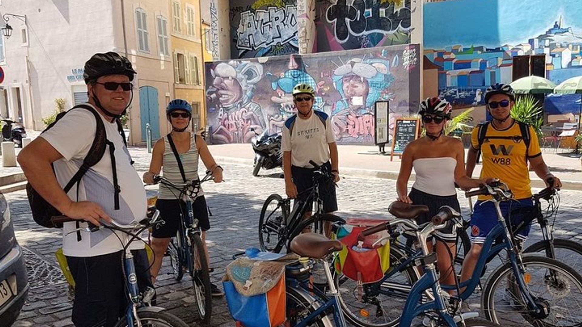 La ville de Marseille et la côte touristique en vélo électrique en petit groupe