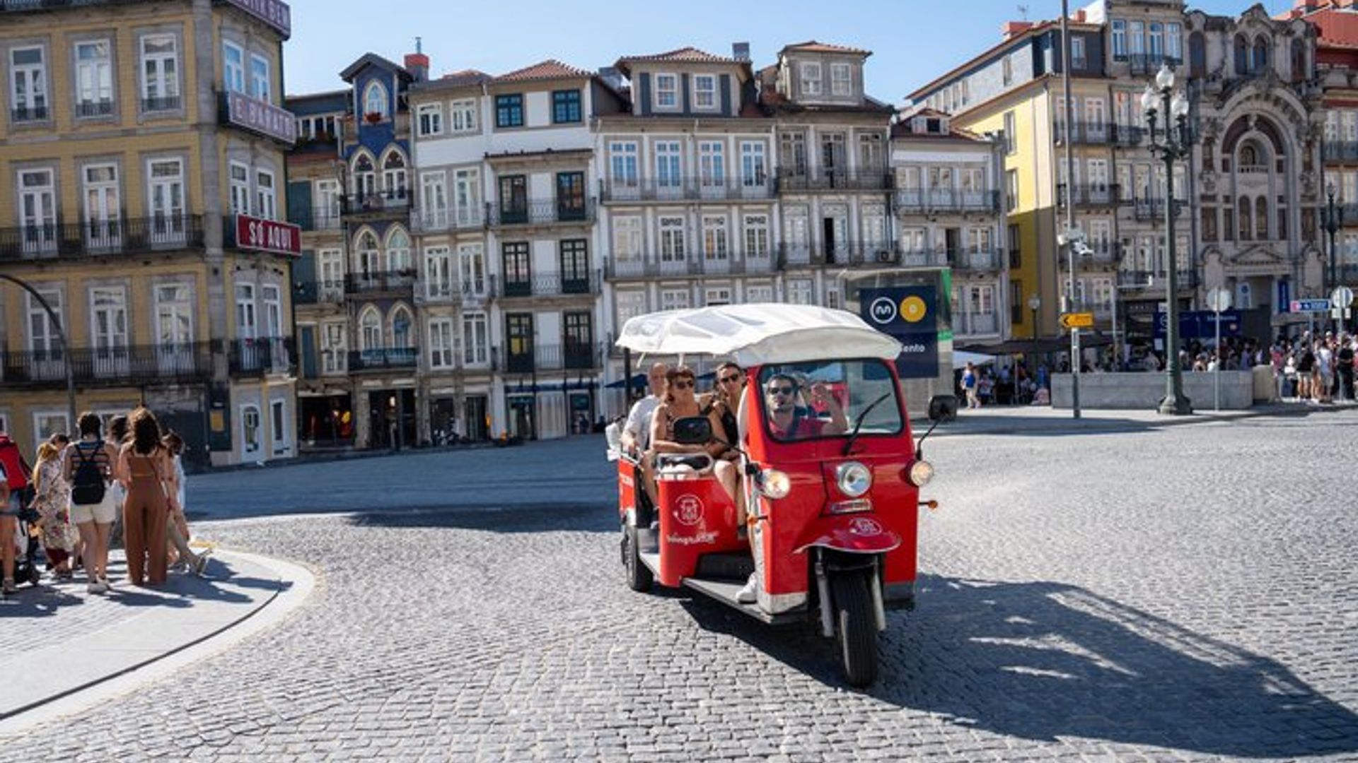 Porto: Tuk-Tuk City Tour and Douro River Cruise