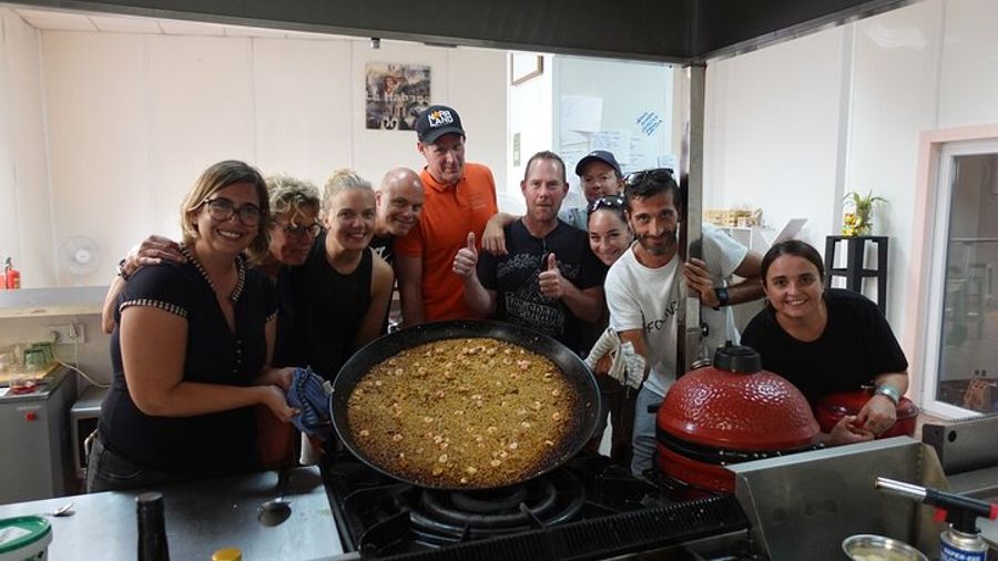 Alicante Paella and Sangria Cooking Class With Market Tour